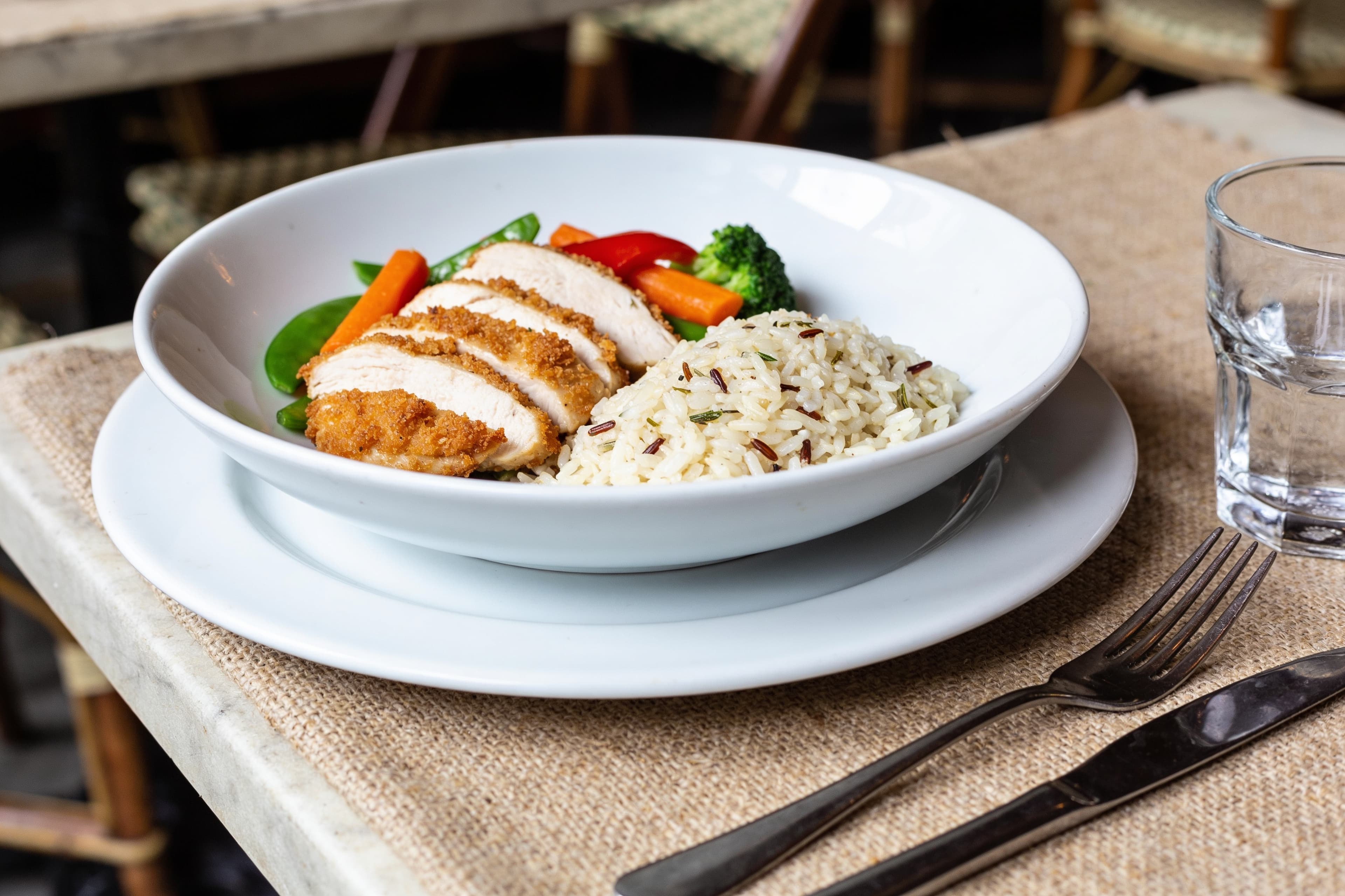 Poulet aux légumes croquants et riz parfumé