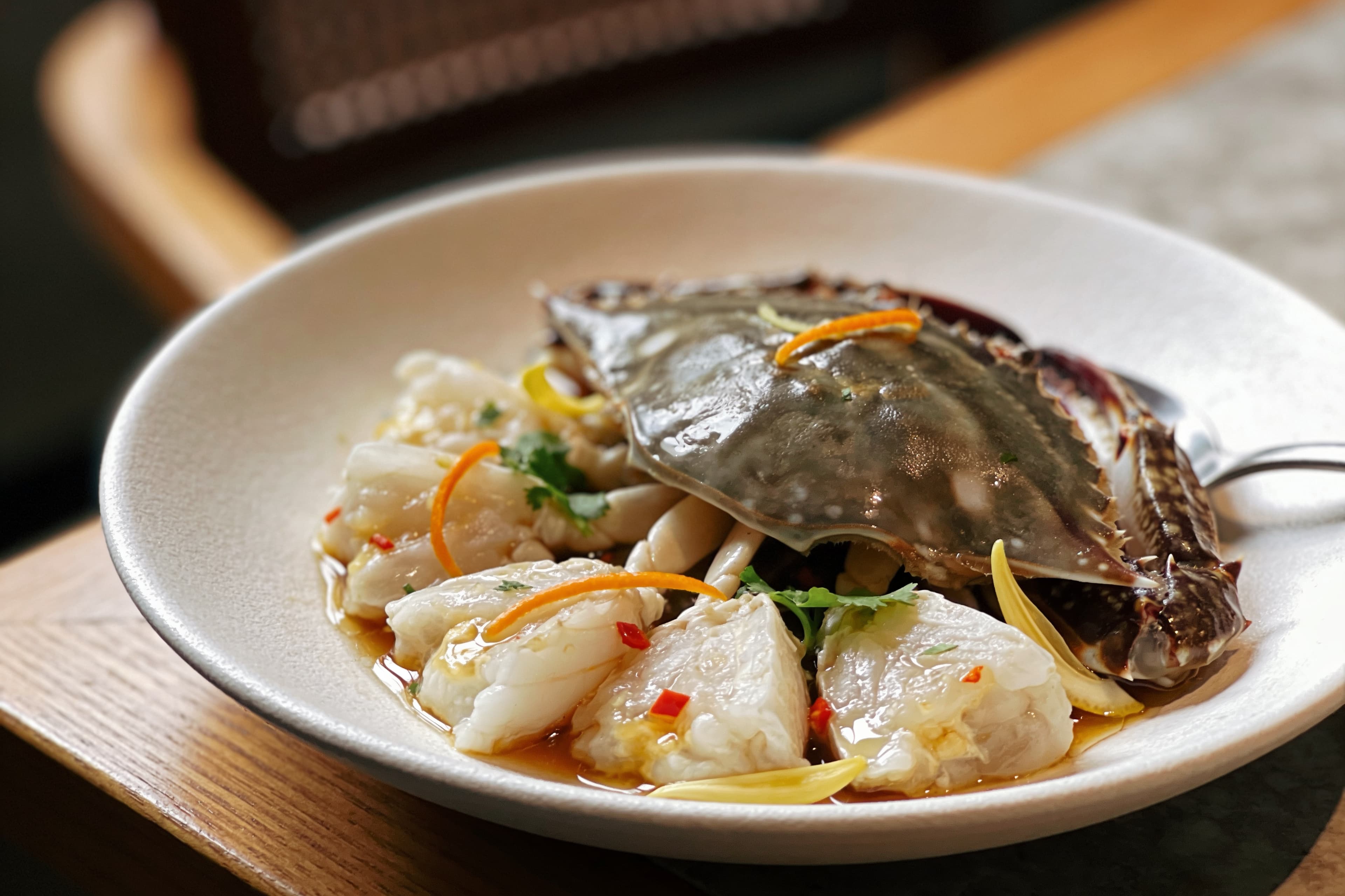 Crabe Frais Mariné aux Agrumes et Épices