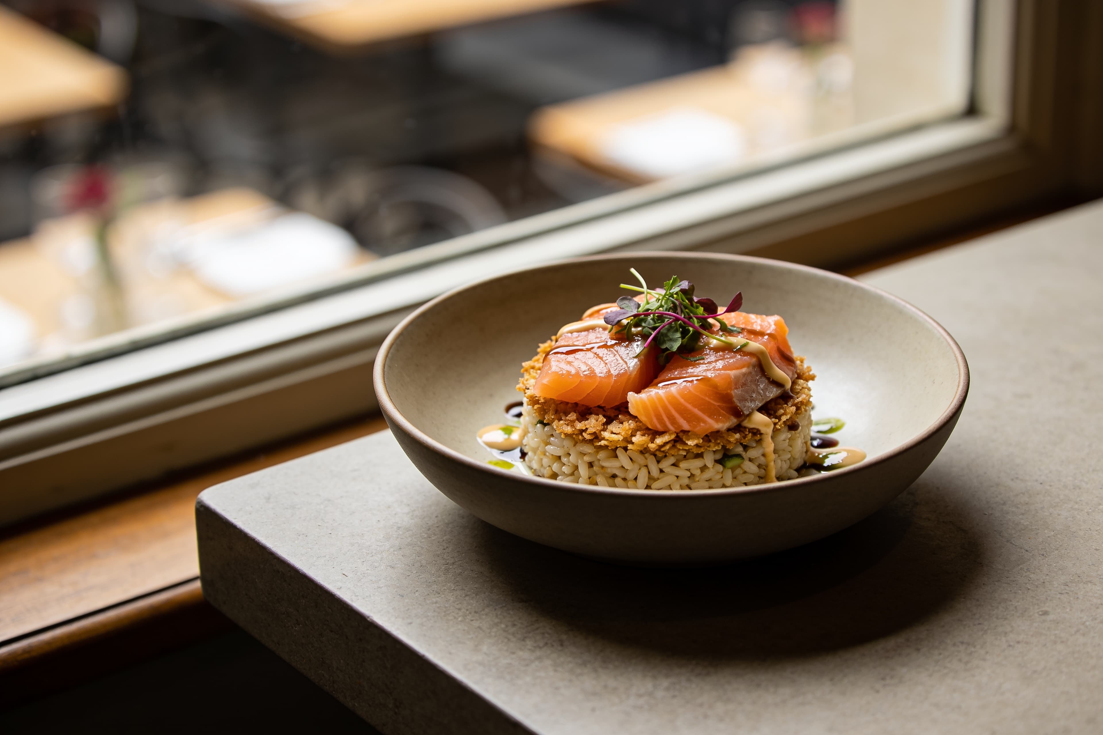 Poké Bowl Saumon Frais et Riz Carnaroli Croustillant
